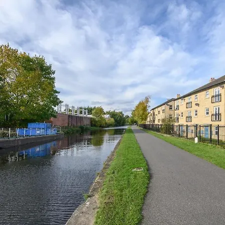 Apartmán Riverside Retreat Location Modern Townhouse & Free Parking *