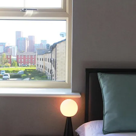 Apartment Riverside Retreat Location Modern Townhouse & Free Parking *