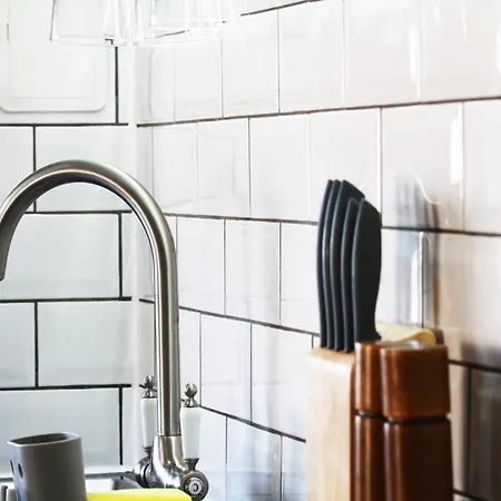 Riverside Retreat Location Modern Townhouse & Free Parking * Leeds (West Yorkshire)