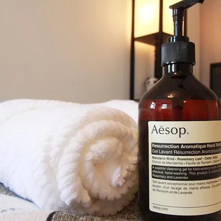 Riverside Retreat Location Modern Townhouse & Free Parking * Leeds (West Yorkshire)