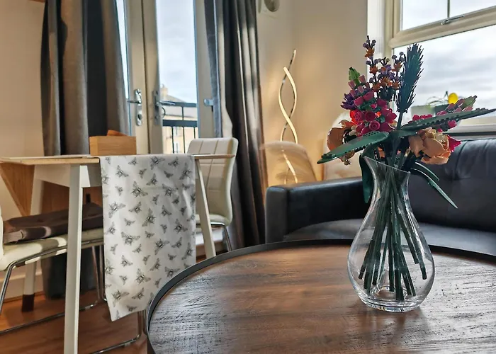 Lägenhet Riverside Retreat Location Modern Townhouse & Free Parking Leeds (West Yorkshire)