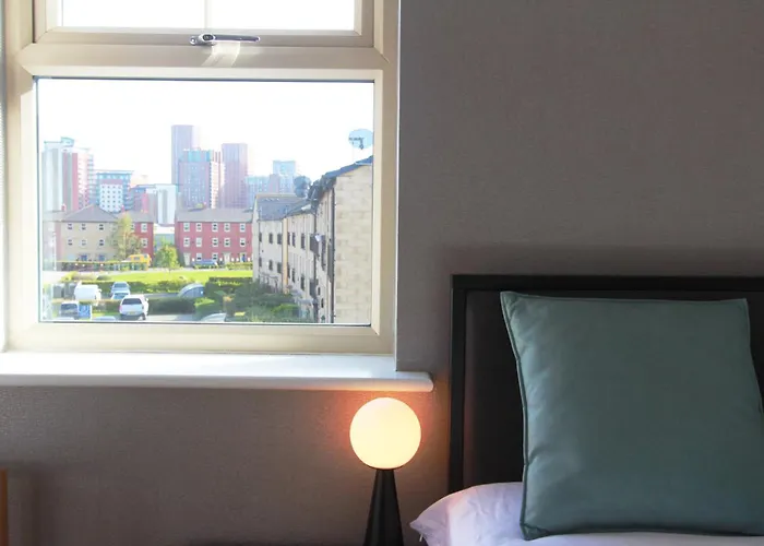 Lägenhet Riverside Retreat Location Modern Townhouse & Free Parking *